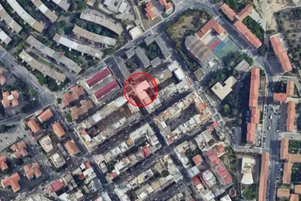 #24678 Negozio in zona residenziale