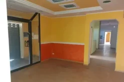 #14699 Negozio seminterrato con zona parcheggio