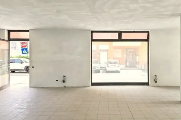 #2536116 Negozio (sub 207) in edificio polifunzionale