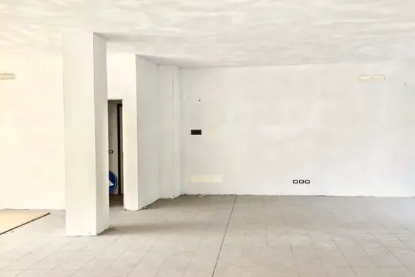 #2536116 Negozio (sub 207) in edificio polifunzionale