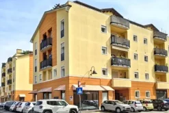 #2536115 Negozio (sub 206) in edificio polifunzionale