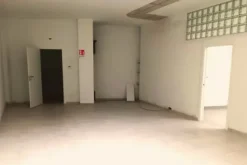 #2638329 Negozio (sub 60) in edificio polifunzionale