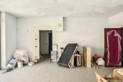 #2536117 Negozio (sub 214) in edificio polifunzionale