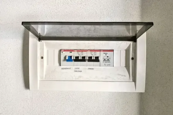 #2536117 Negozio (sub 214) in edificio polifunzionale
