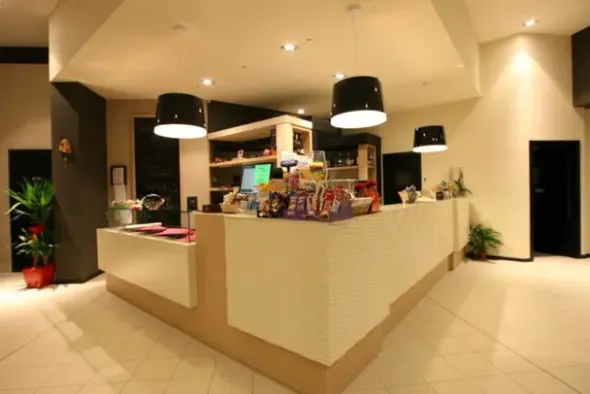 #24044 Negozio uso Bar a reddito in complesso commerciale