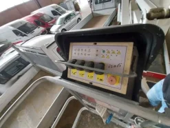 4#5641 Nissan Cabstar con piattaforma aerea Isoli