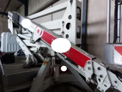 4#5641 Nissan Cabstar con piattaforma aerea Isoli