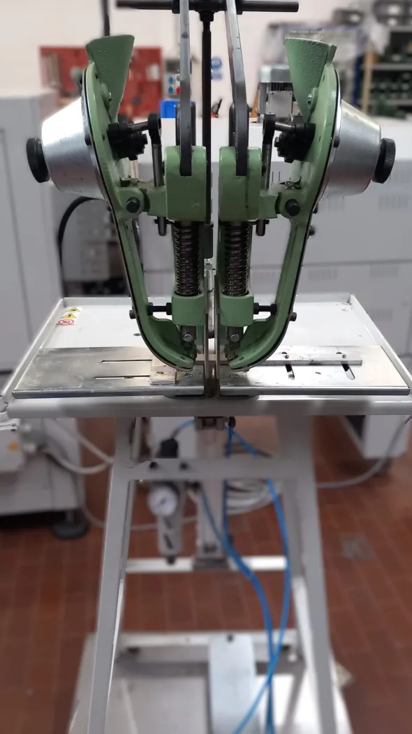 OCCHIELLATRICE 2 TESTE PNEUMATICA