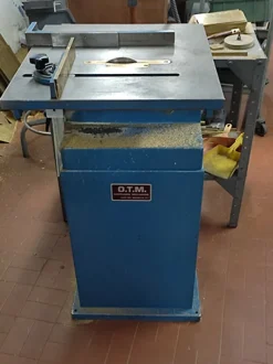 Officina meccanica artigianale completa in vendita.