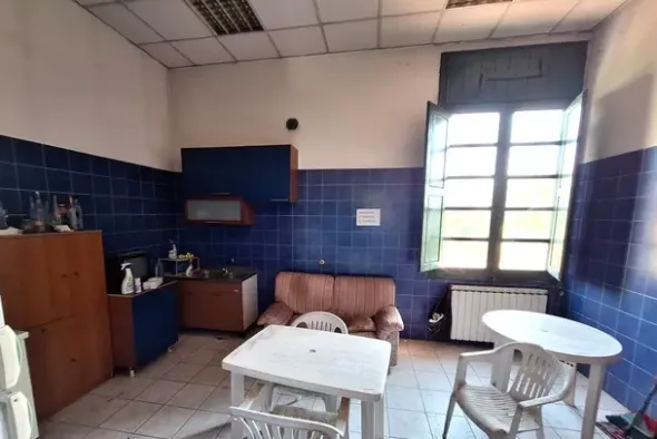#24060 Opificio artigianale con mobili e appartamenti