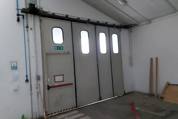#14819 Opificio con arredi ufficio in zona industriale