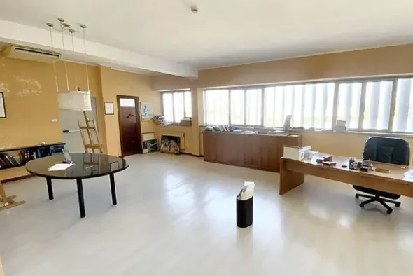 #24599 Opificio con showroom uffici e corte privata