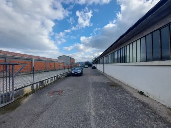 #15981 Opificio con uffici e alloggio custode