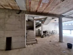 #16022 Opificio con uffici e autorimessa