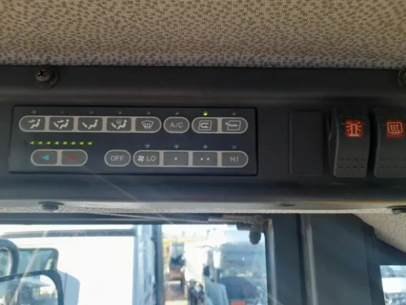 7#8084 Pala gommata articolata Komatsu WA 320-5