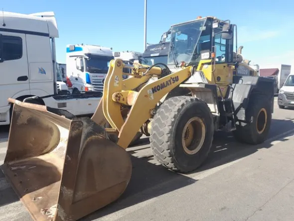 7#8084 Pala gommata articolata Komatsu WA 320-5