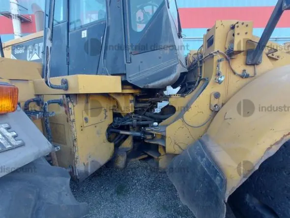 3#9031 Pala gommata Caterpillar modello 966H