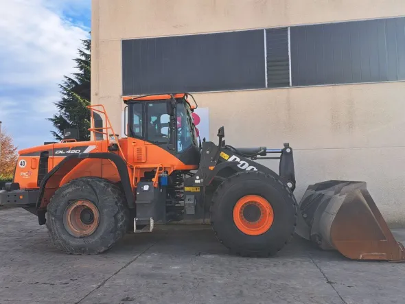 Pala gommata Doosan DL420-5