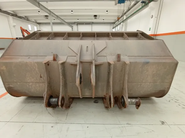 Pala gommata Doosan DL550-5