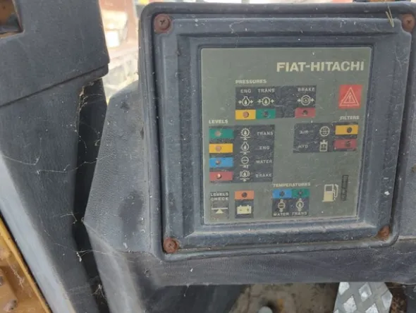 17#7037 Pala gommata Fiat Hallis