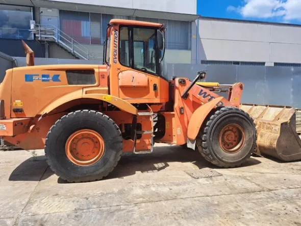 1#8492 Pala gommata Fiat Kobelco W 170