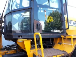 Pala gommata JCB 456, anno 2010, 16.000 ore