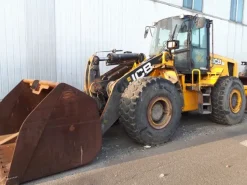 Pala gommata JCB 456, anno 2010, 16.000 ore