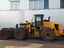 Pala gommata JCB 456, anno 2010, 16.000 ore
