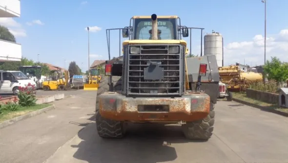 35#7214 Pala gommata Komatsu