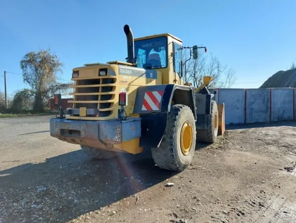 15#6932 Pala gommata Komatsu