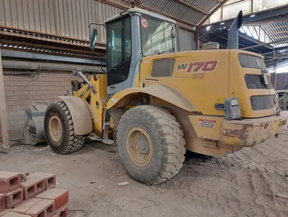 5#5783 Pala gommata New Holland