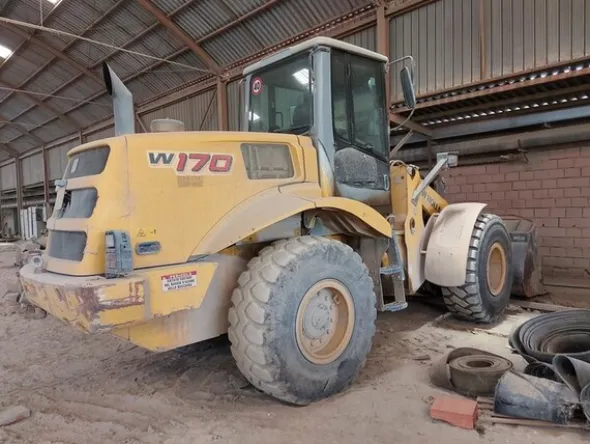 5#5783 Pala gommata New Holland