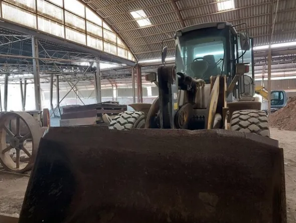 5#5783 Pala gommata New Holland