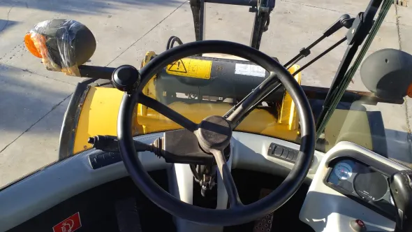 Pala gommata New Holland W80TC