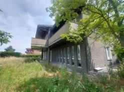 #23477 Palazzina direzionale con ampio parcheggio