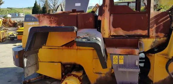 3#3901 Pale gommate Hanomag e Bobcat