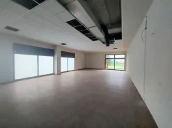 #14688 Palestra con pertinenze esclusive e 2 posti auto