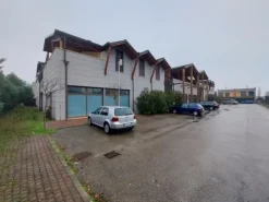 #14688 Palestra con pertinenze esclusive e 2 posti auto