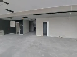 #14688 Palestra con pertinenze esclusive e 2 posti auto