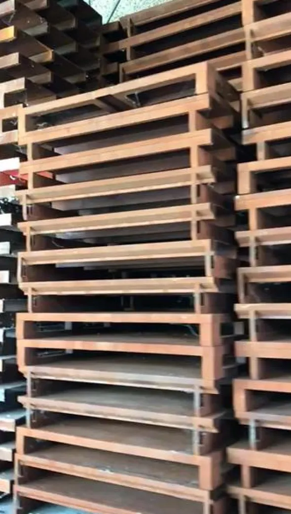 2#3154 Pallet in metallo