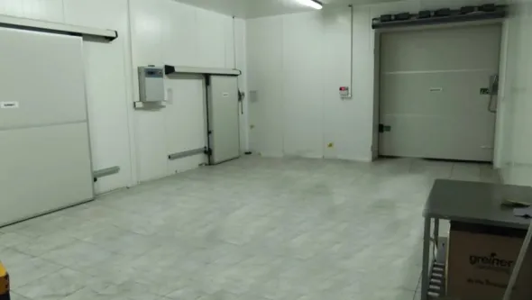Pallet rental place storage cold room