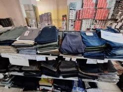 3#8933 Pantaloni e Jeans