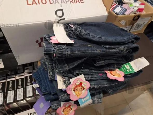3#8933 Pantaloni e Jeans