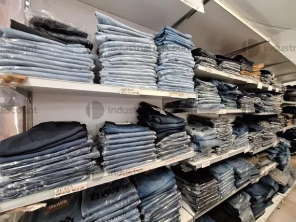 3#8933 Pantaloni e Jeans