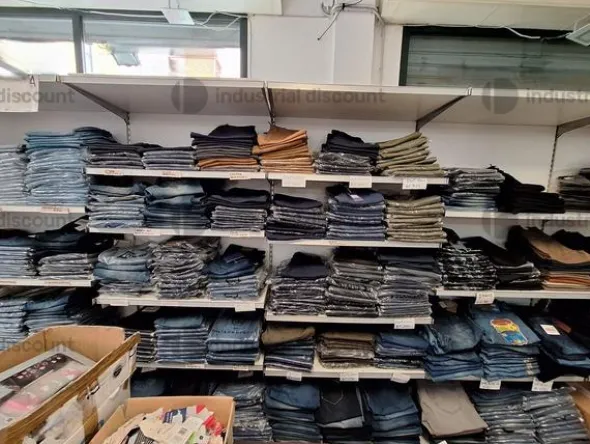 3#8933 Pantaloni e Jeans