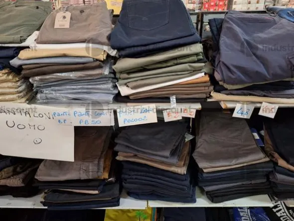 3#8933 Pantaloni e Jeans