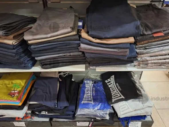 3#8933 Pantaloni e Jeans