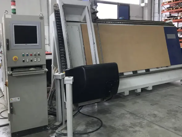PANTOGRAFO VERTICALE CNC MODELLO VITTORIA