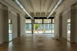 #14440 Parco commerciale con locali grezzi e terreni