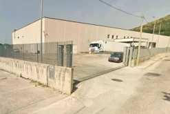#2638554 Parco commerciale con parcheggio scoperto